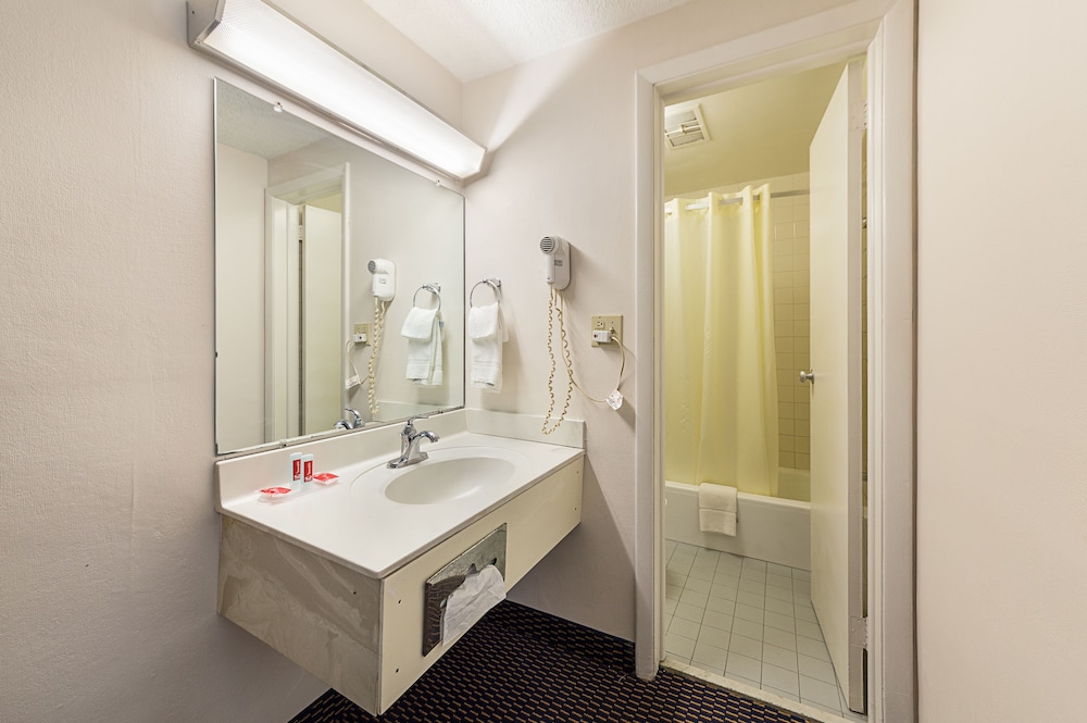 Parkview Inn and Conference Center - photo 9