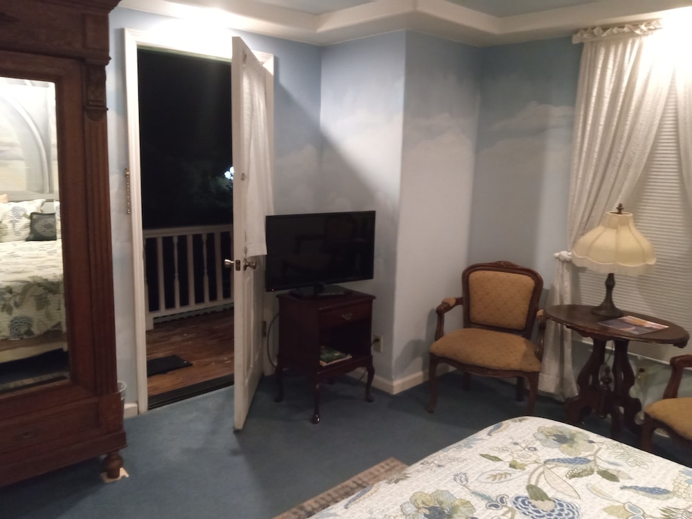 All Season's Groveland Inn - photo 32