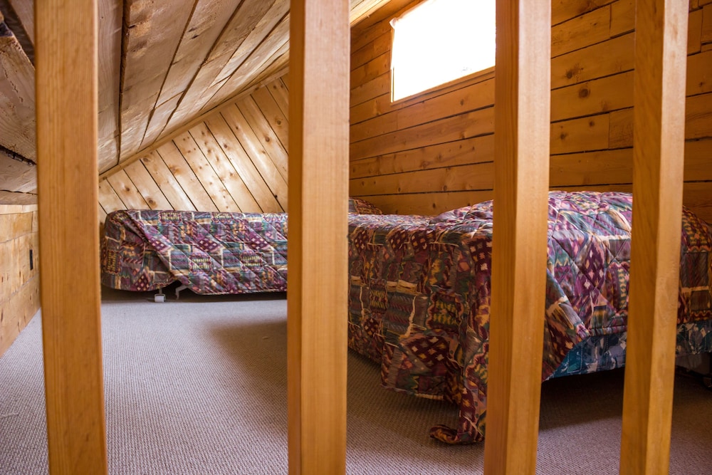 Midnight Sun Log Cabins - photo 31