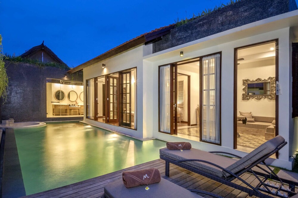 Luxury 1 Bedroom Villa With Private Pool Bali Villa 2009 — 4-Star Luxury Hotel in Kerobokan, Indonesia