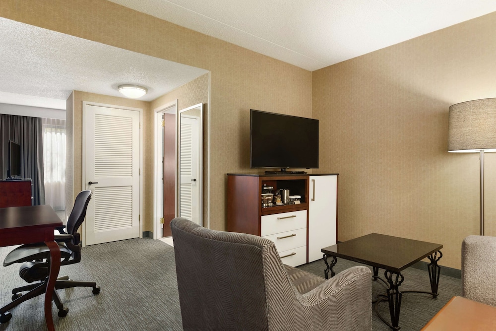 DoubleTree by Hilton Detroit Novi - photo 3