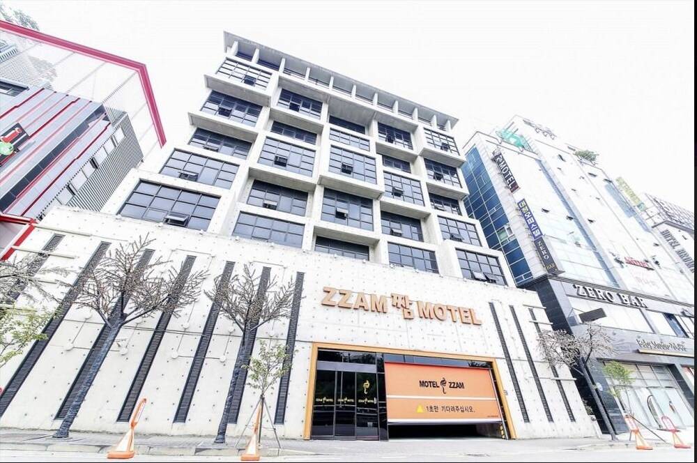 Zzam Motel in Kimhae, South Korea