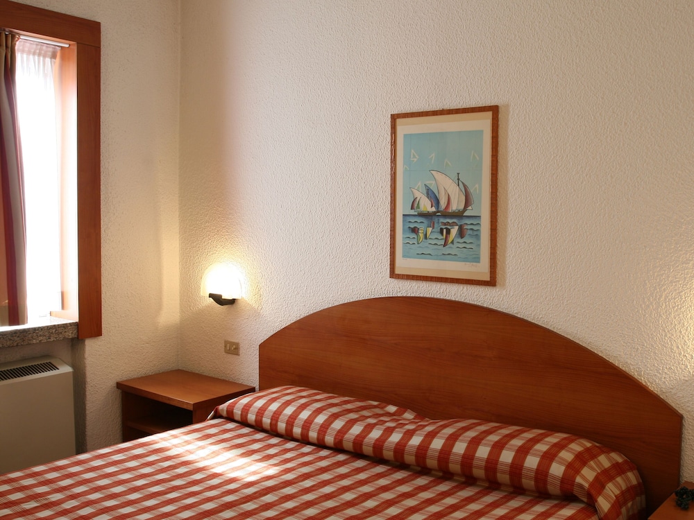 Golf Hotel — Lainate — photo 4