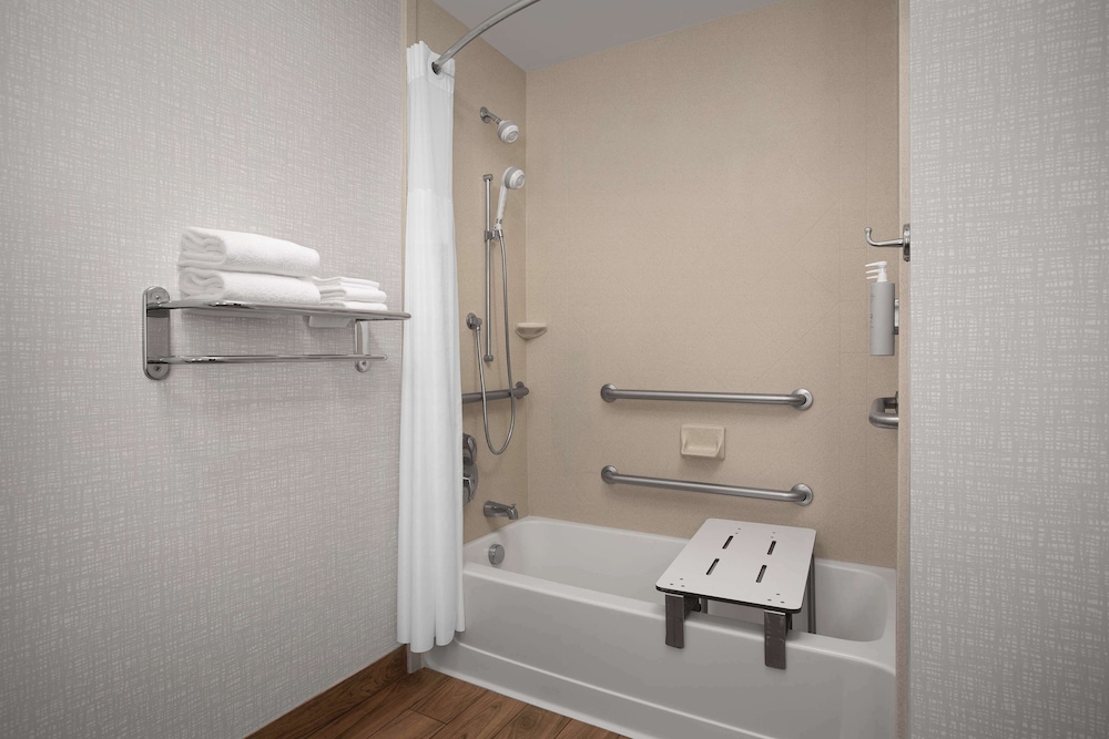 Hampton Inn Yorkville - photo 25