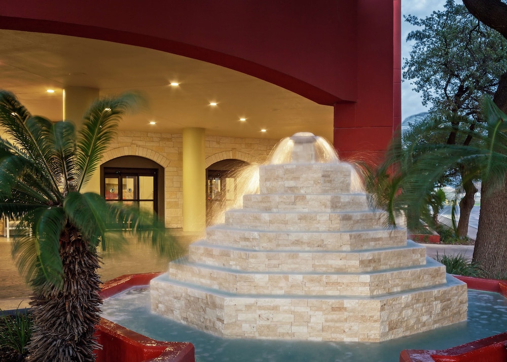 DoubleTree by Hilton San Antonio Downtown - photo 36