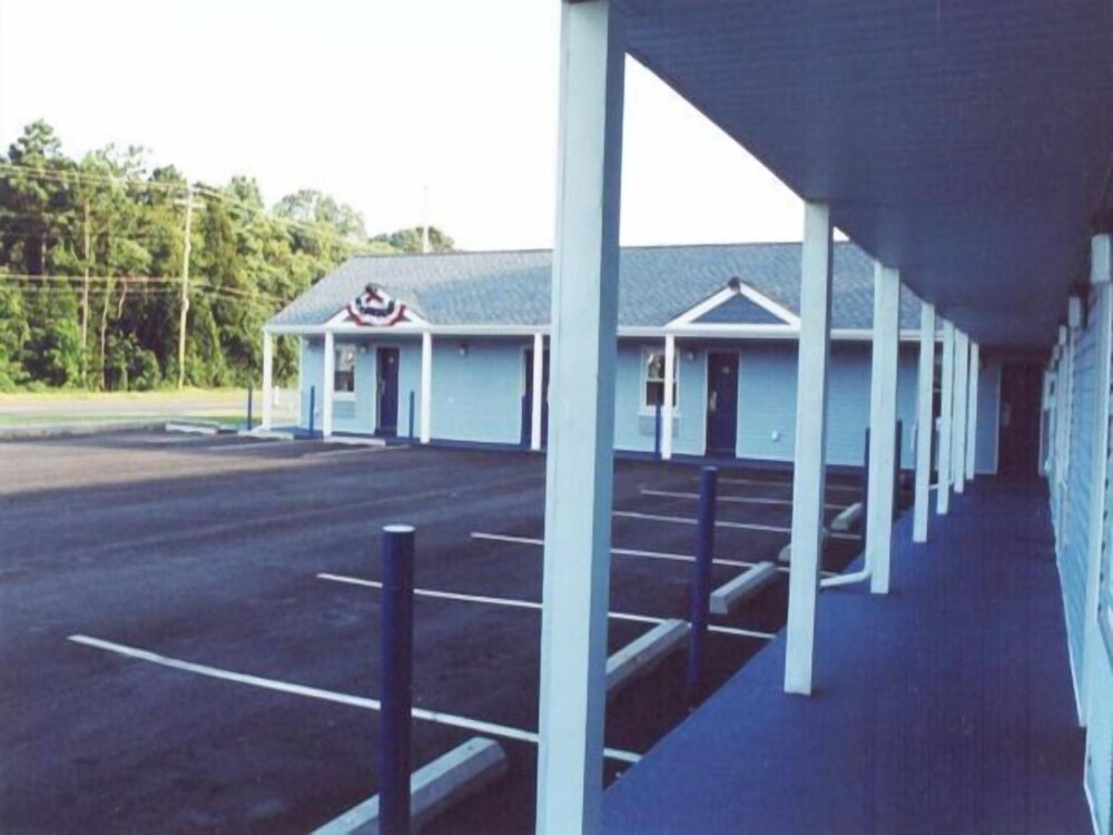 Red Carpet Inn and Suites Hammonton - photo 20