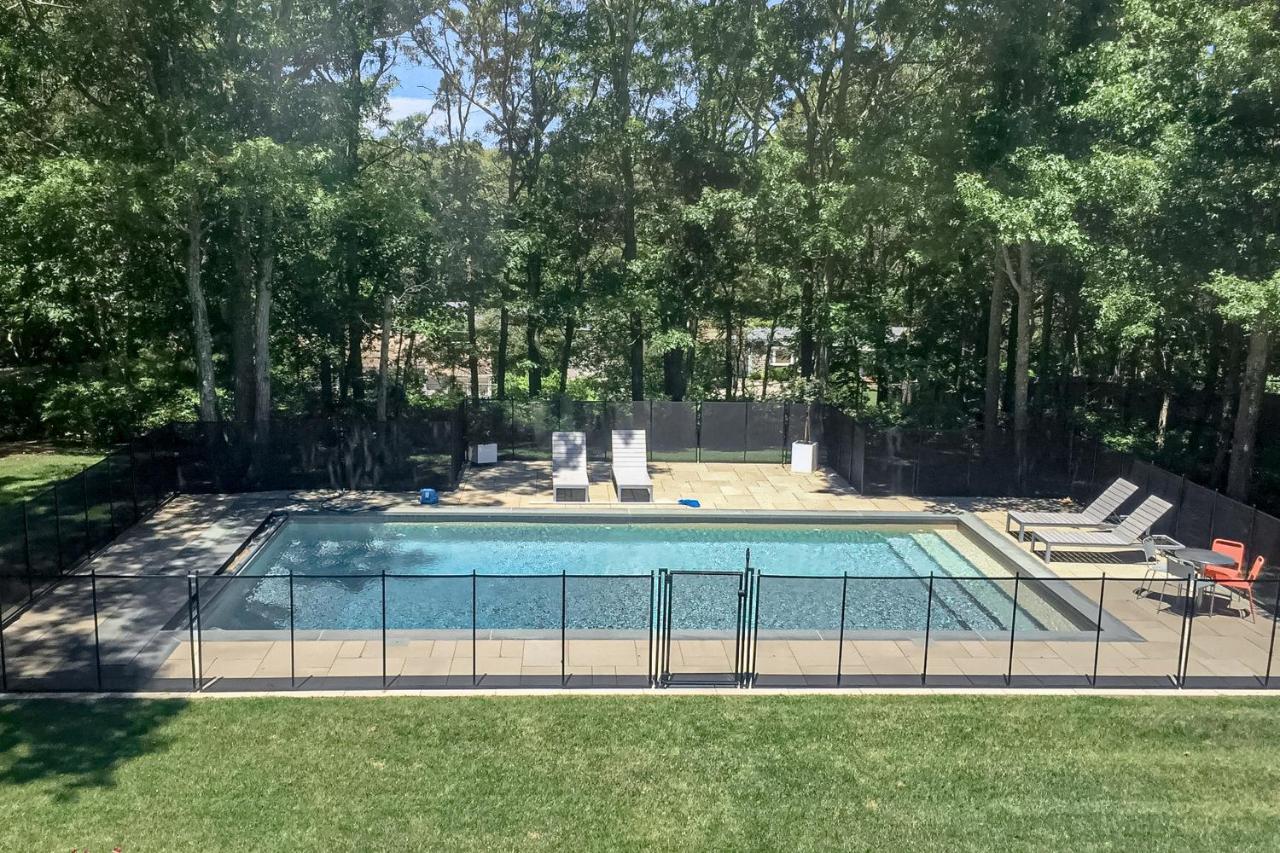 Hamptons Hideaway - carbon neutral hotel in Hampton Bays