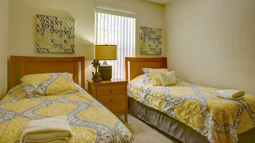 Norwich Townhome at Emerald Island - photo 3