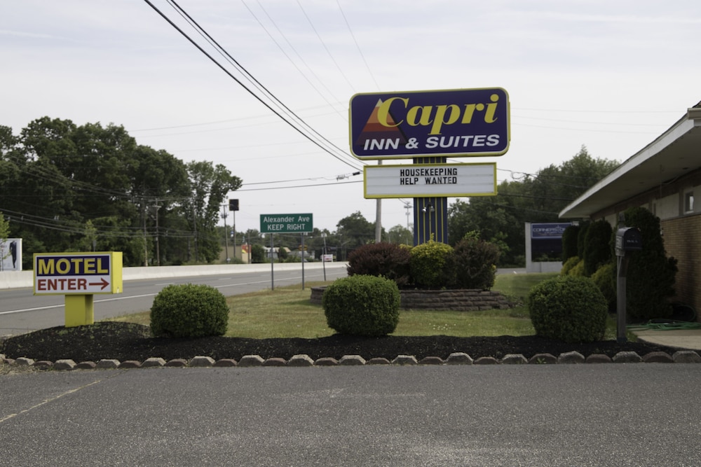 Capri inn and Suites - photo 34