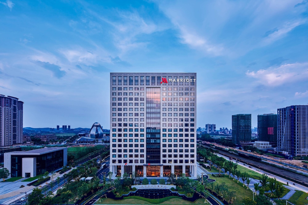 Wuhan Marriott Hotel Optics Valley — 4-Star Luxury Hotel in Wuhan, People's Republic of China