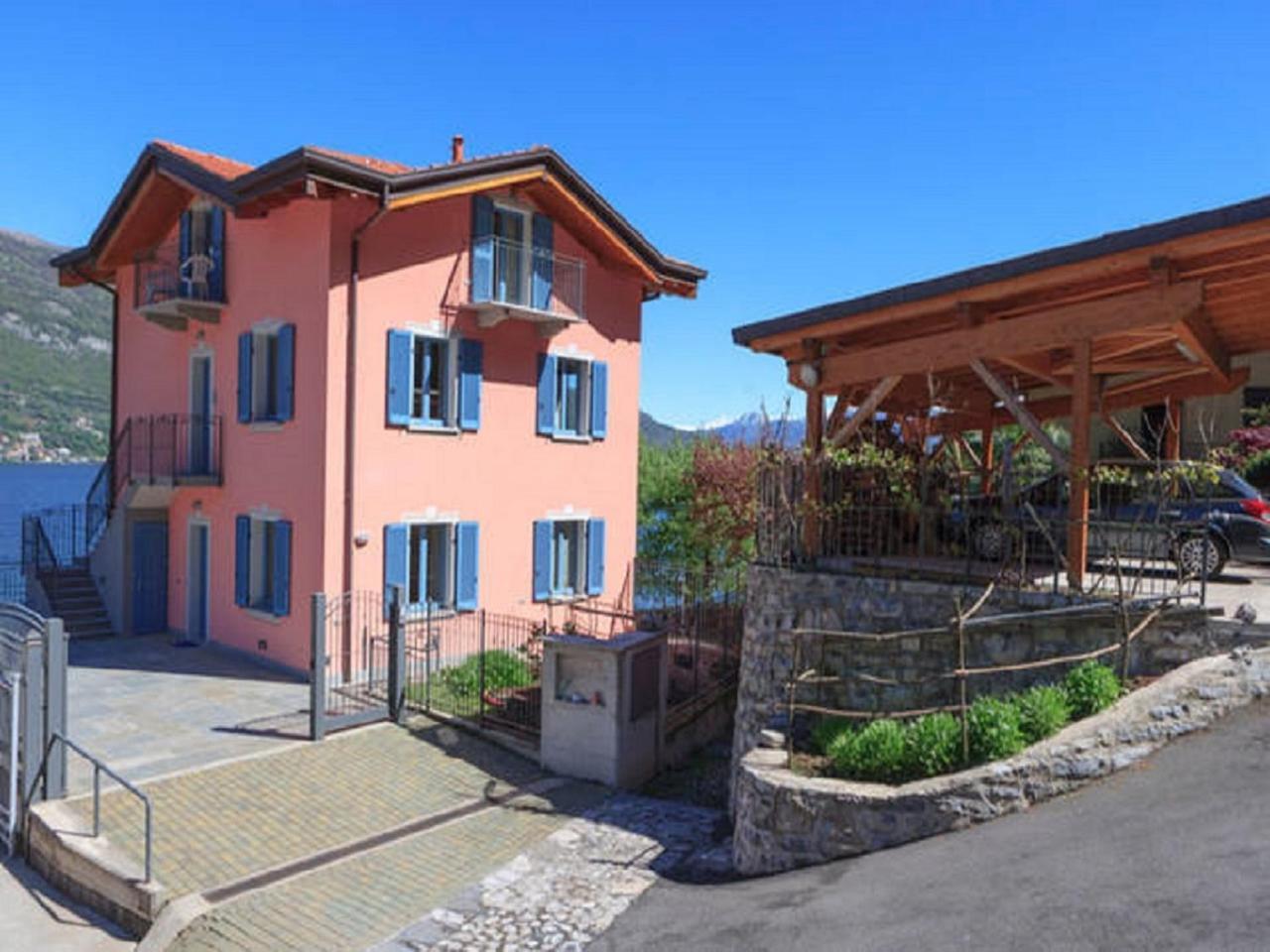 Appartamento Vista Lago Betta — 4-Star Luxury Hotel in Lezzeno, Italy