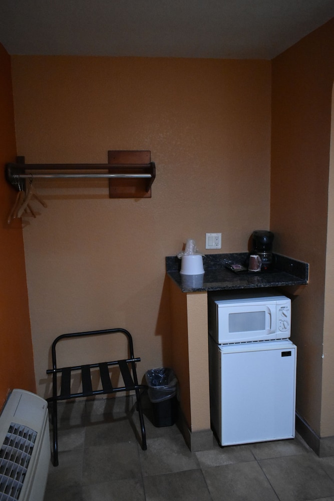 Apex Inn - photo 7