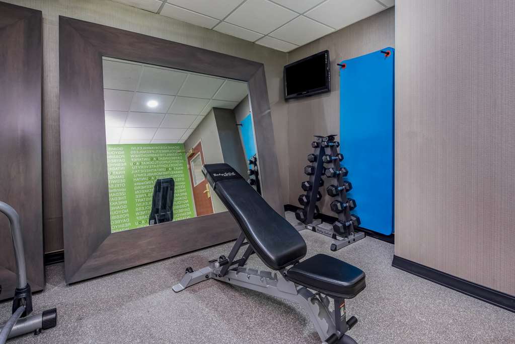La Quinta Inn & Suites by Wyndham Fairborn Wright Patterson - photo 11