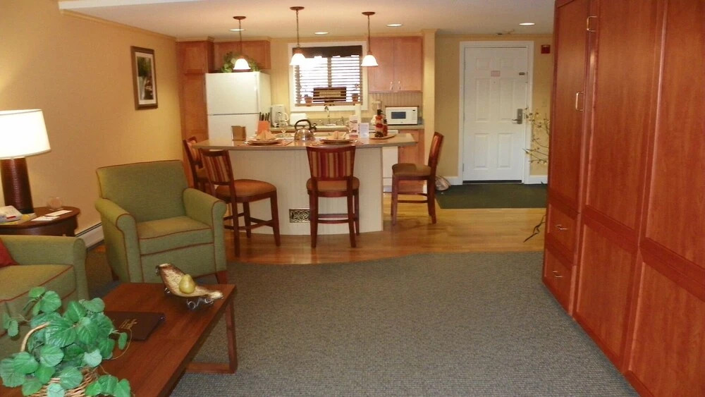 Vacation Week at Pollard Brooks Resort in Lincoln PB Feb 12th 19th 2Gre - photo 3