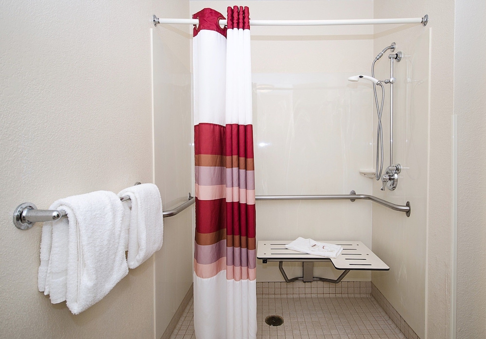 Red Roof Inn Philadelphia Oxford Valley - photo 21