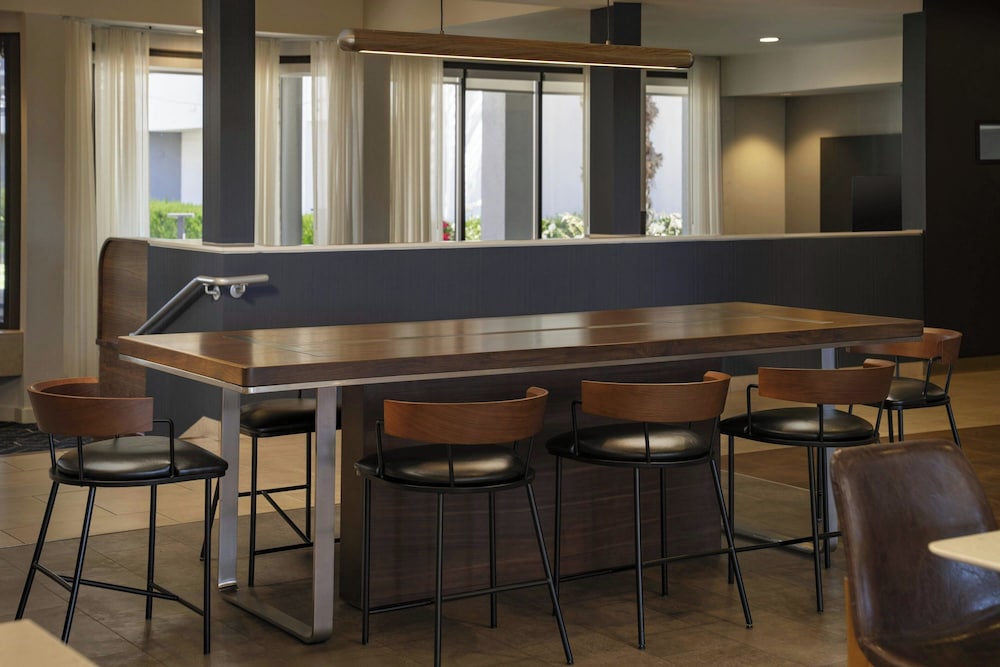 Courtyard by Marriott Fresno - photo 26