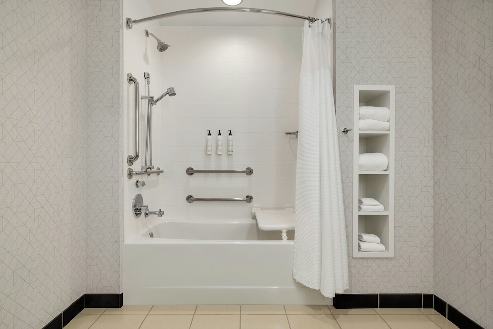 SpringHill Suites by Marriott Roanoke - photo 19