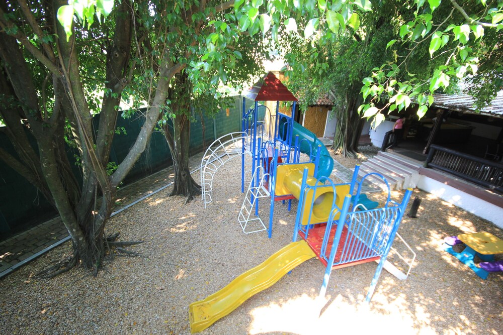 Childrens Play Area - Outdoor