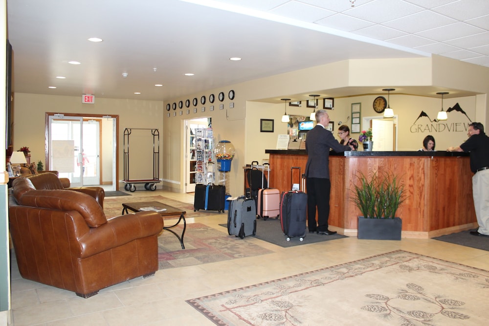 Grand View Inn & Suites - photo 5