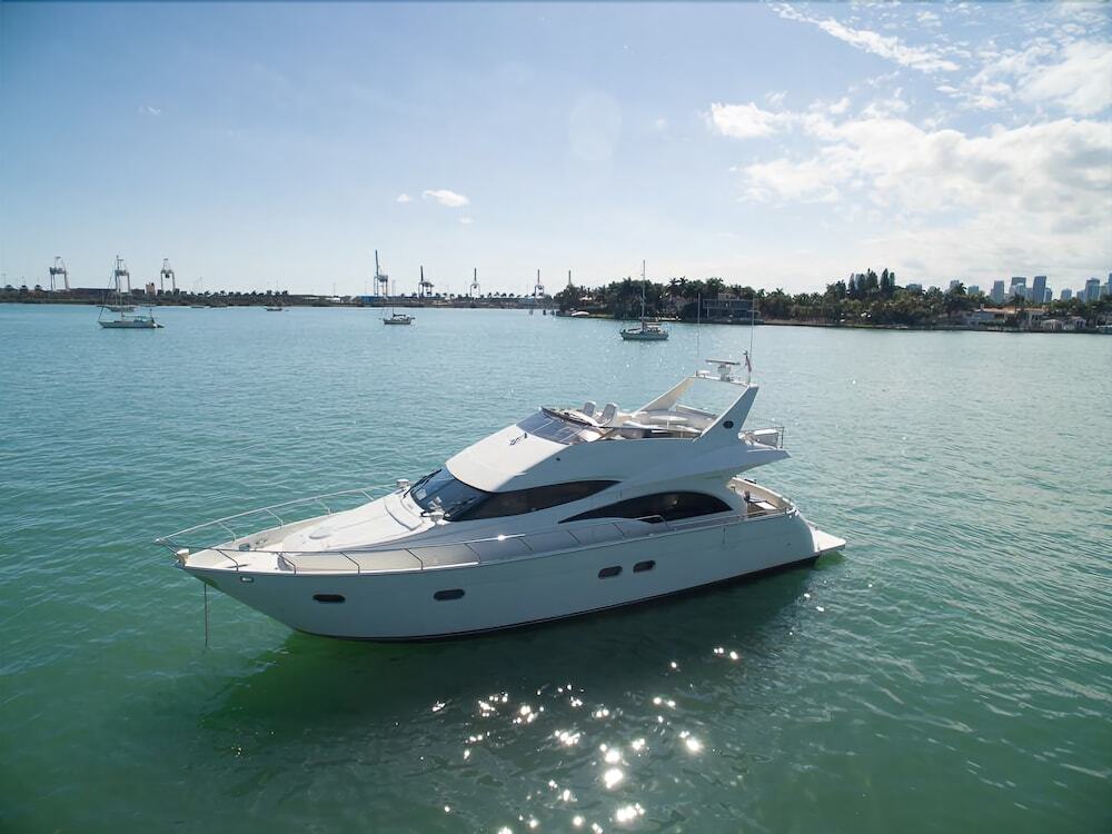 Miami Beach Luxury Yacht Charters - photo 12