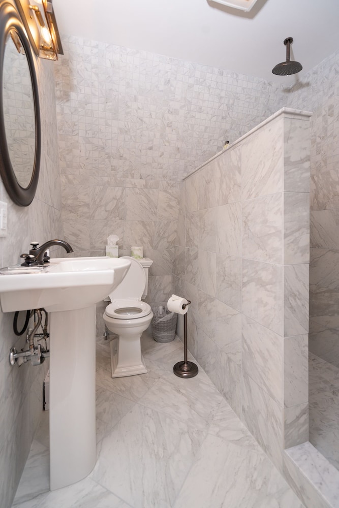 Marginal Way House Hotel - photo 49