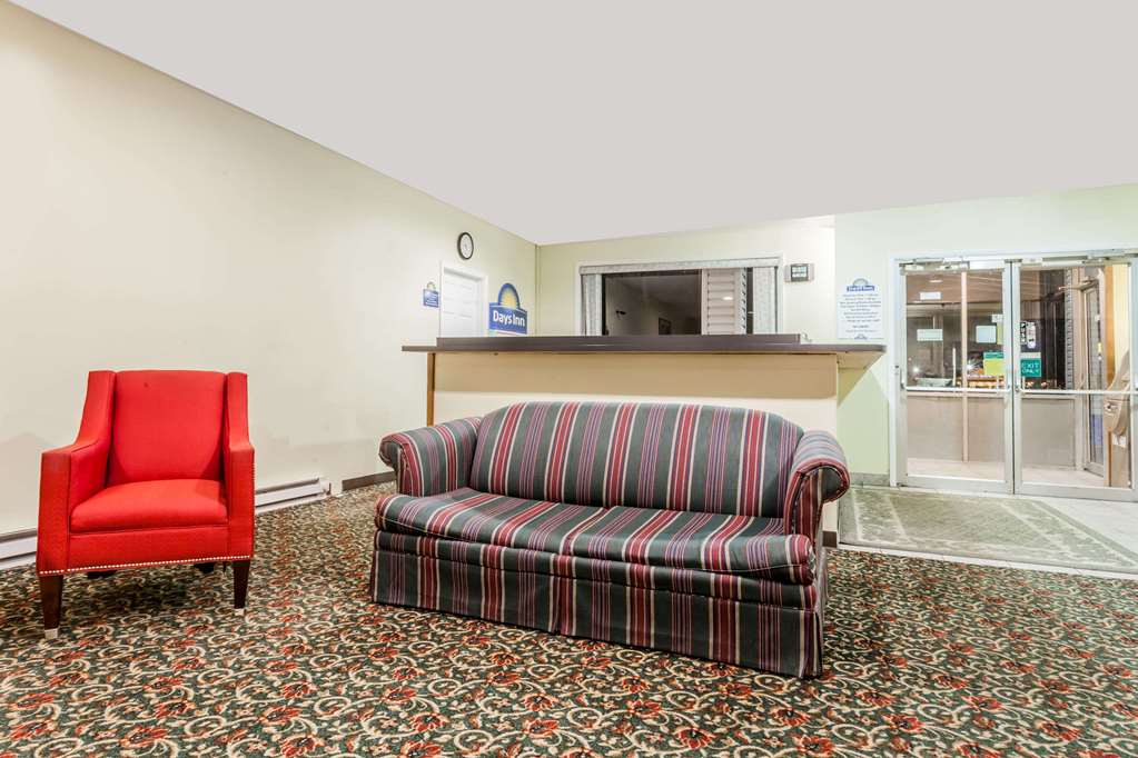 Days Inn by Wyndham Seymour - photo 3