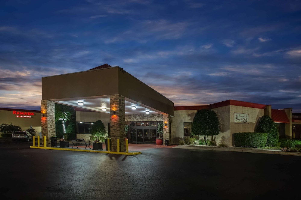 Sonesta Select Hotels Statesville - carbon neutral hotel in Statesville