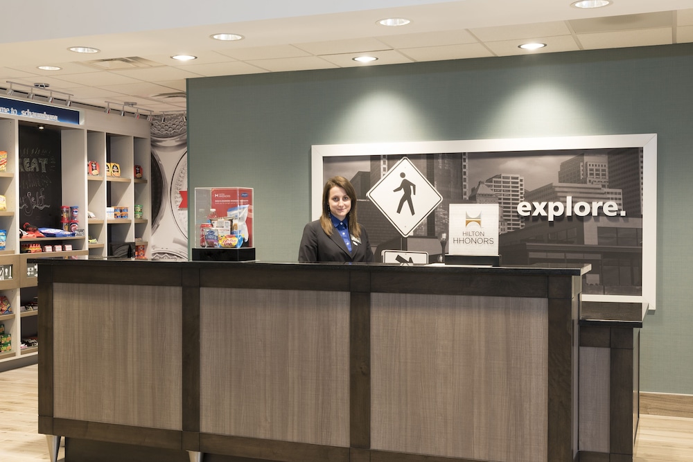 Hampton Inn & Suites Chicago Schaumburg - photo 2