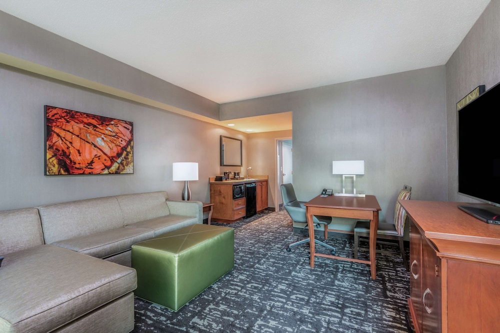Embassy Suites by Hilton St. Louis St. Charles - photo 16
