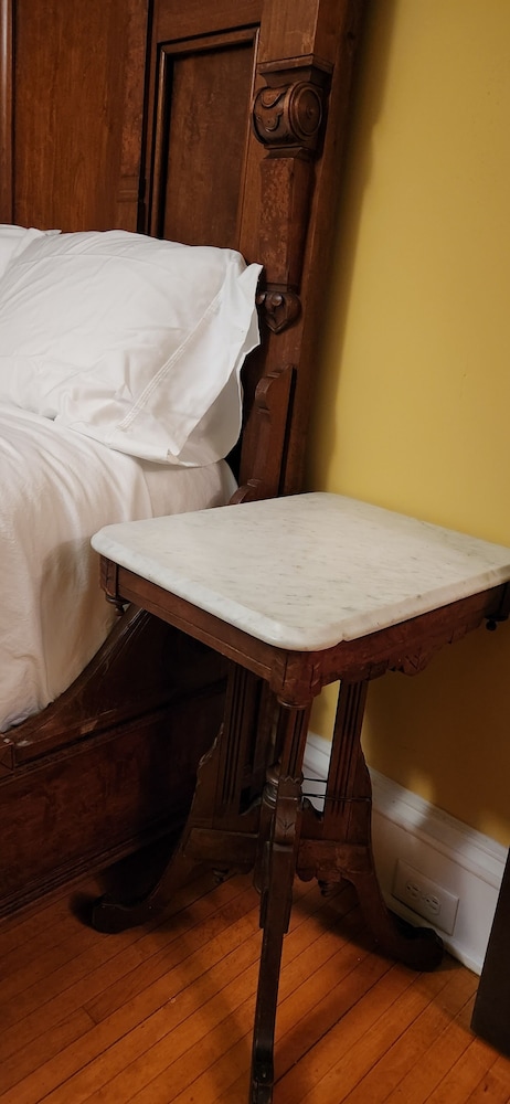 Oaklawn Inn Llc - photo 14