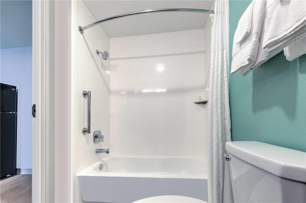ECHO Suites Extended Stay by Wyndham Dallas Plano Richardson - photo 17