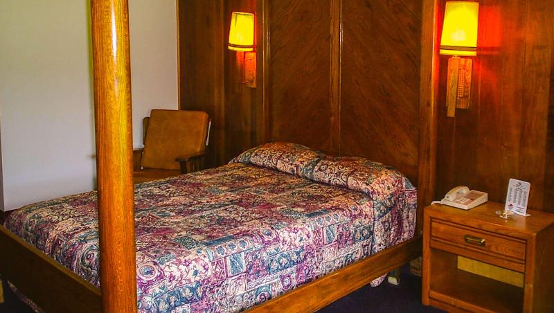 Kings Inn Cleveland - photo 17