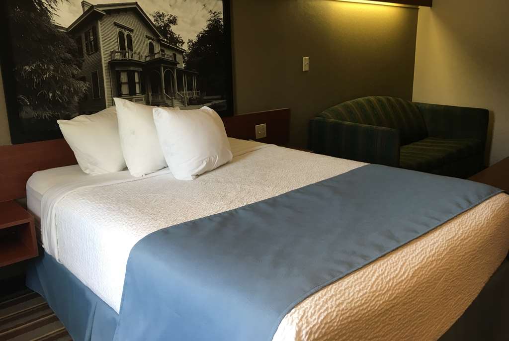Super 8 by Wyndham Harbison Parkridge Hospital - photo 11