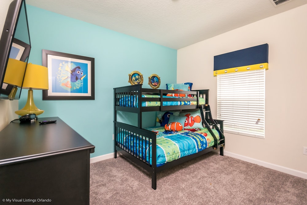 8917stin New Luxury Furnished 5 Bedroom 4 Bathroom — 4-Star Luxury Hotel in Davenport, United States