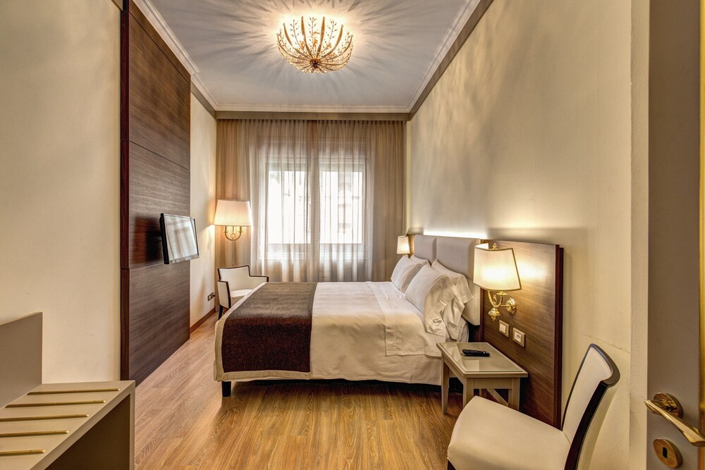 Hotel Romana Residence