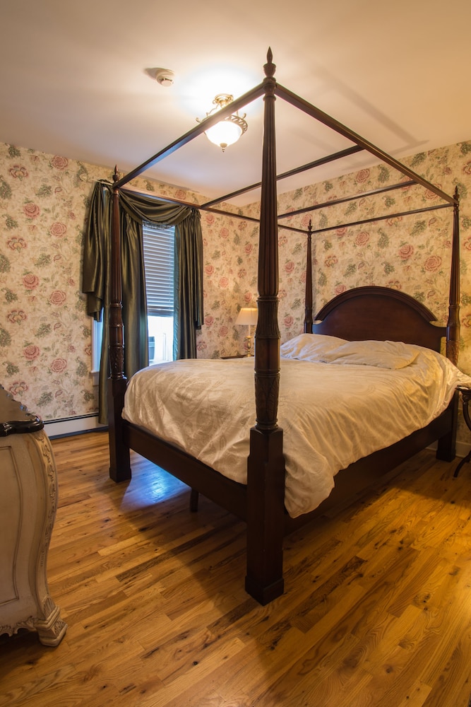 The Lincklaen House - photo 8