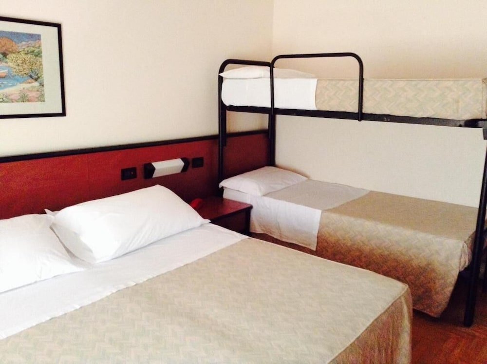 Hotel Du Parc — Atri — photo 4