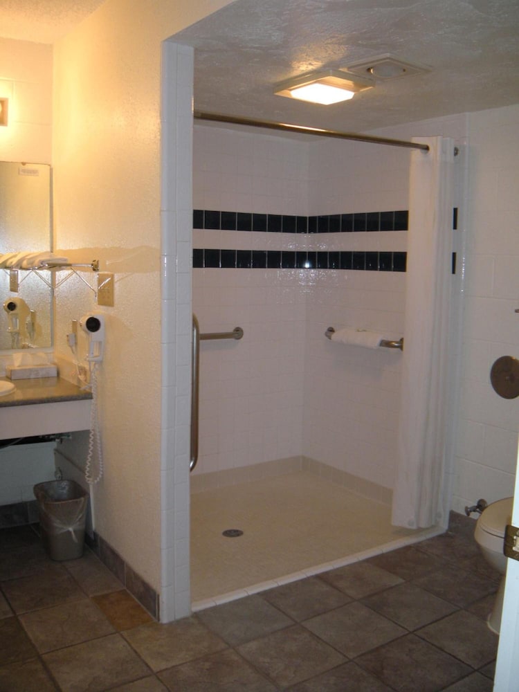 Motel West - photo 37