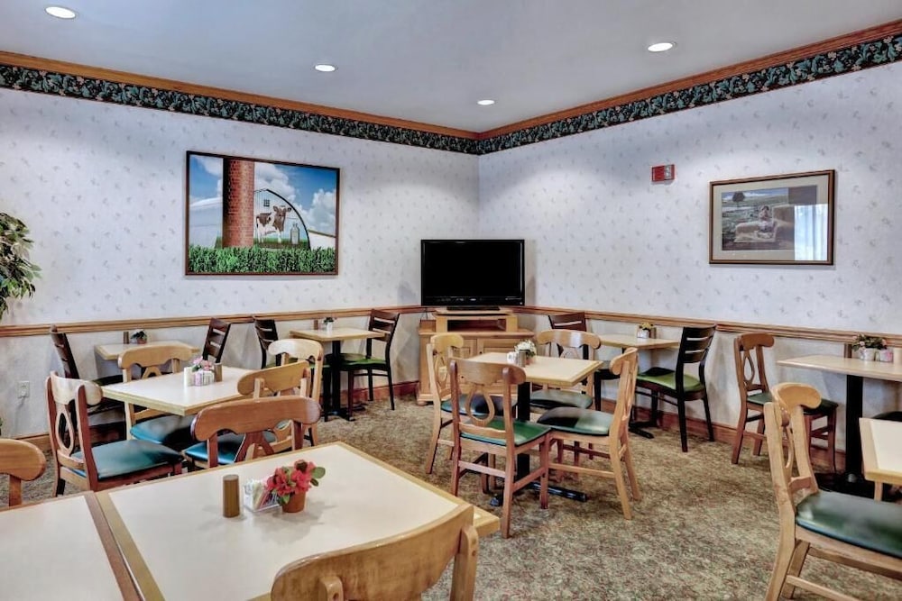 Lancaster Inn and Suites - photo 34