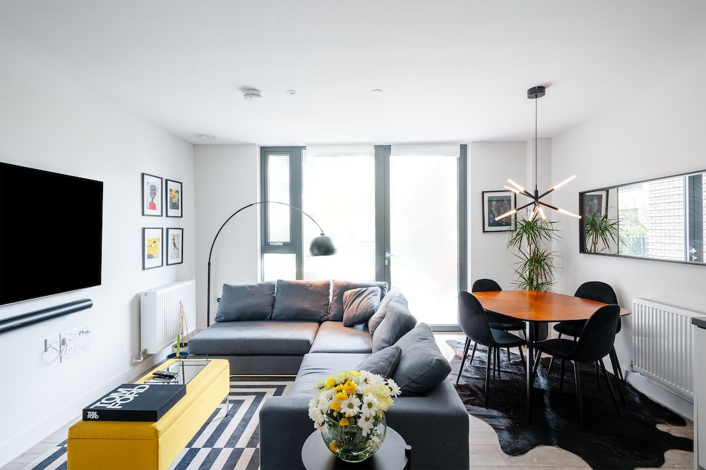 Lovely 1 bed Apartment in London — 4-Star Luxury Hotel in London, United Kingdom