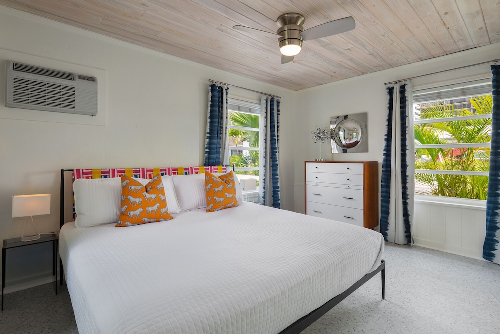 Sunset Inn & Cottages - photo 14