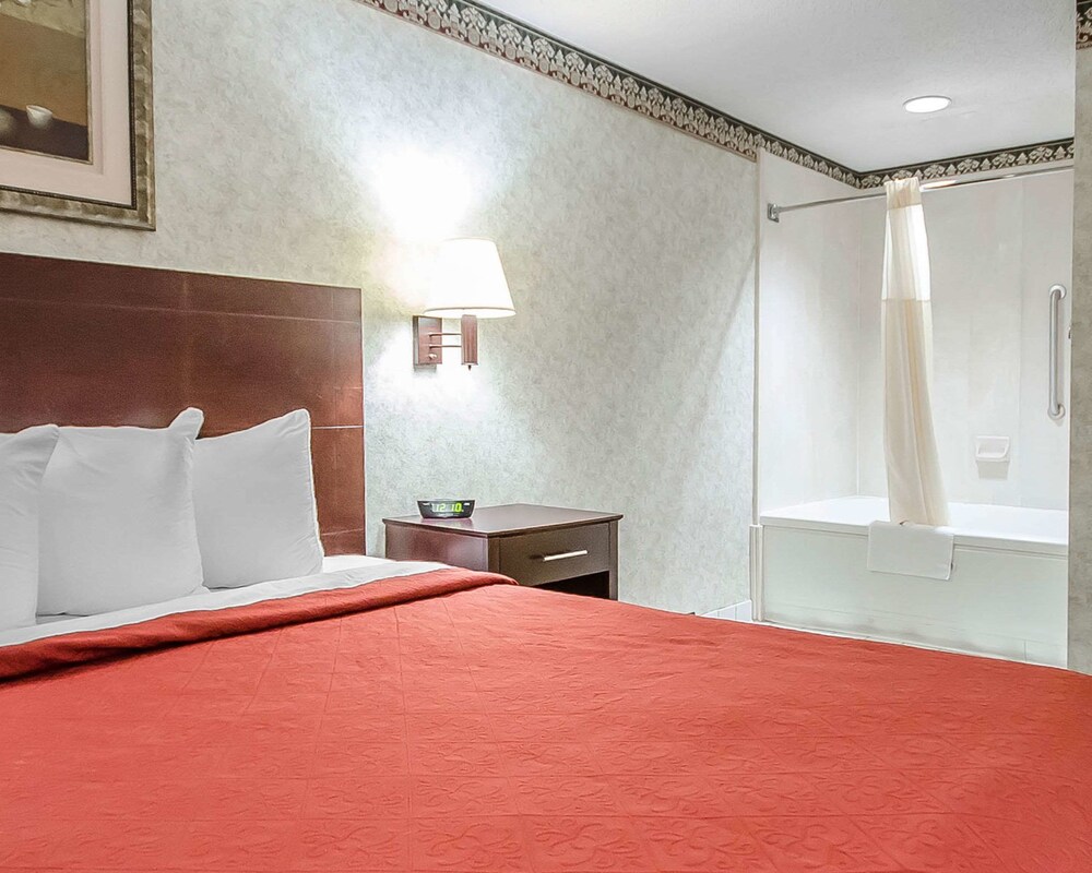 Quality Inn Franklin South - photo 11