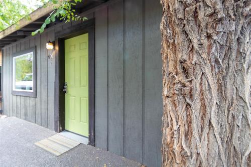 Bluebird Day Lava Hideaway - last minute hotel in Bend