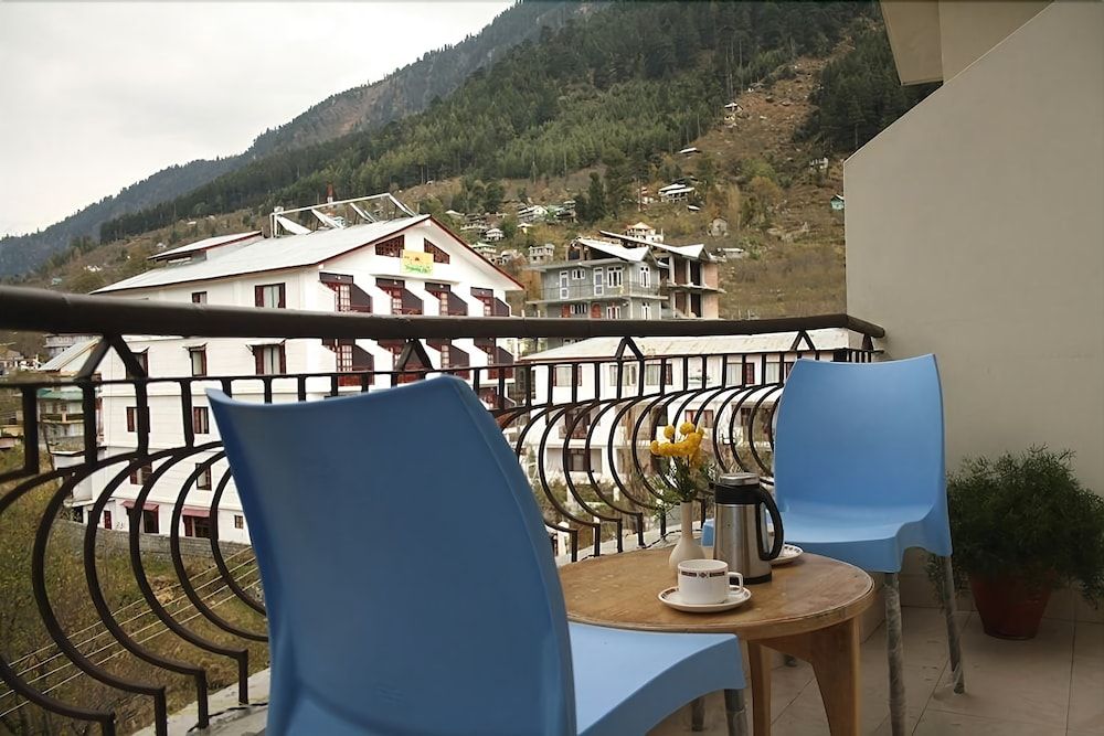 The Royal Regency - carbon neutral hotel in Manali