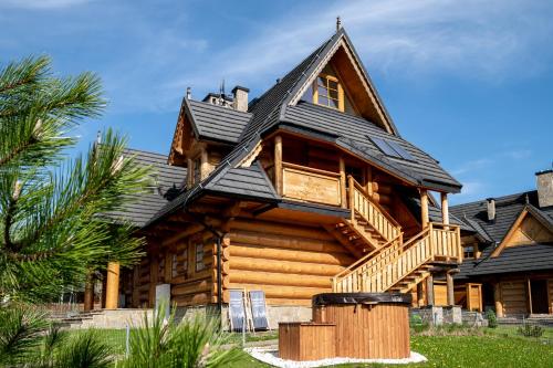 Mountain Base Dwupoziomowy apartament Przy lesie II z prywatnym jacuzzi w Kościelisku — 4-Star Luxury Hotel in Koscielisko, Poland