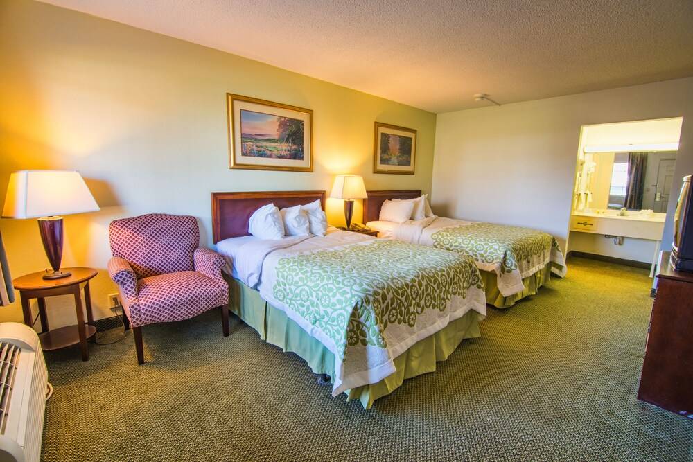 Days Inn & Suites Latham Albany North - photo 5
