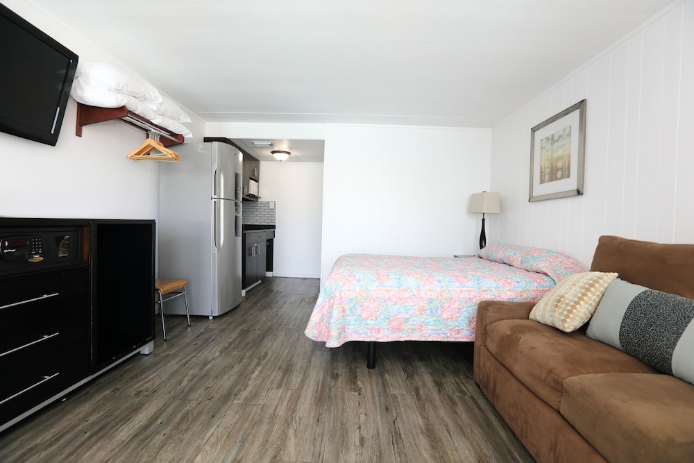 Olympic Island Beach Resort - photo 11