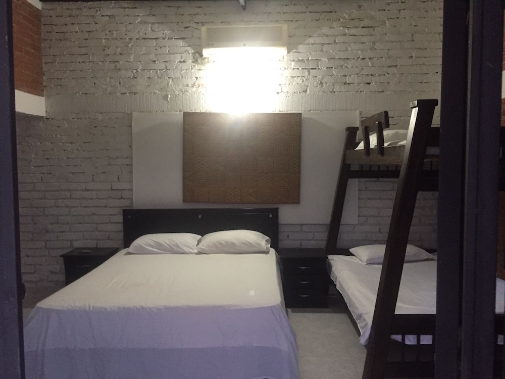 Inviting 14 Bed Villa Sleeps 29 Parking — Toro — photo 2