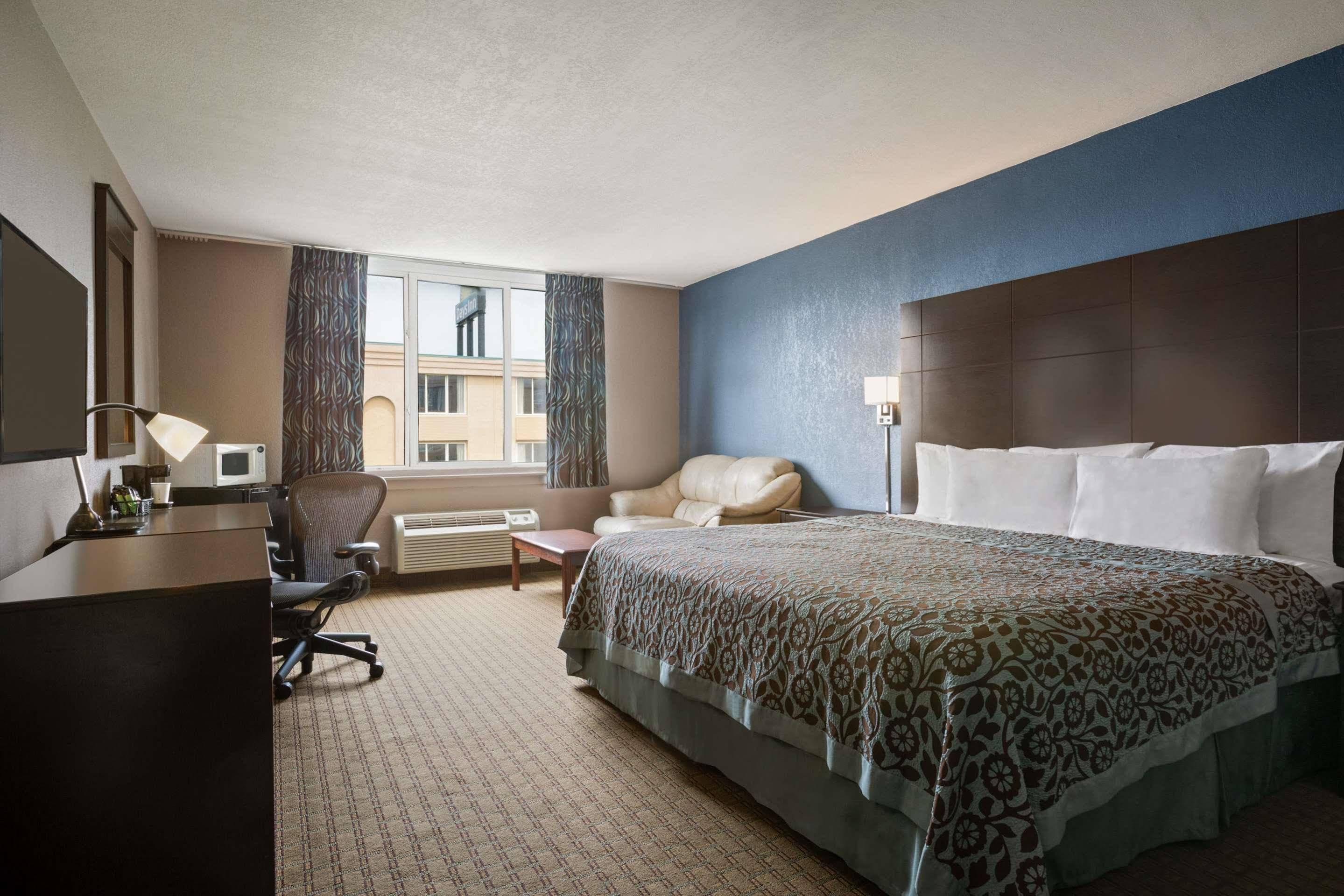 Days Inn Willoughby Cleveland - photo 15