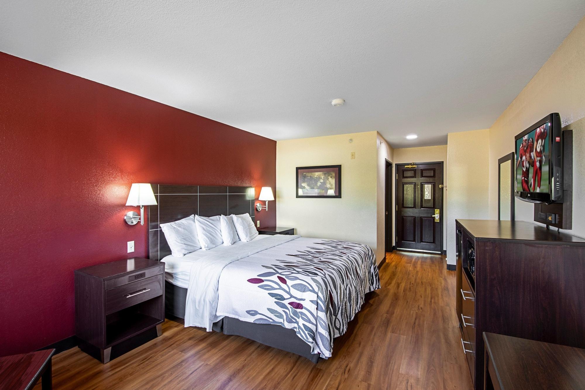 Red Roof Inn San Marcos - photo 25